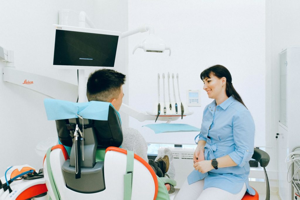How to Become an Associate Dentist in the UK